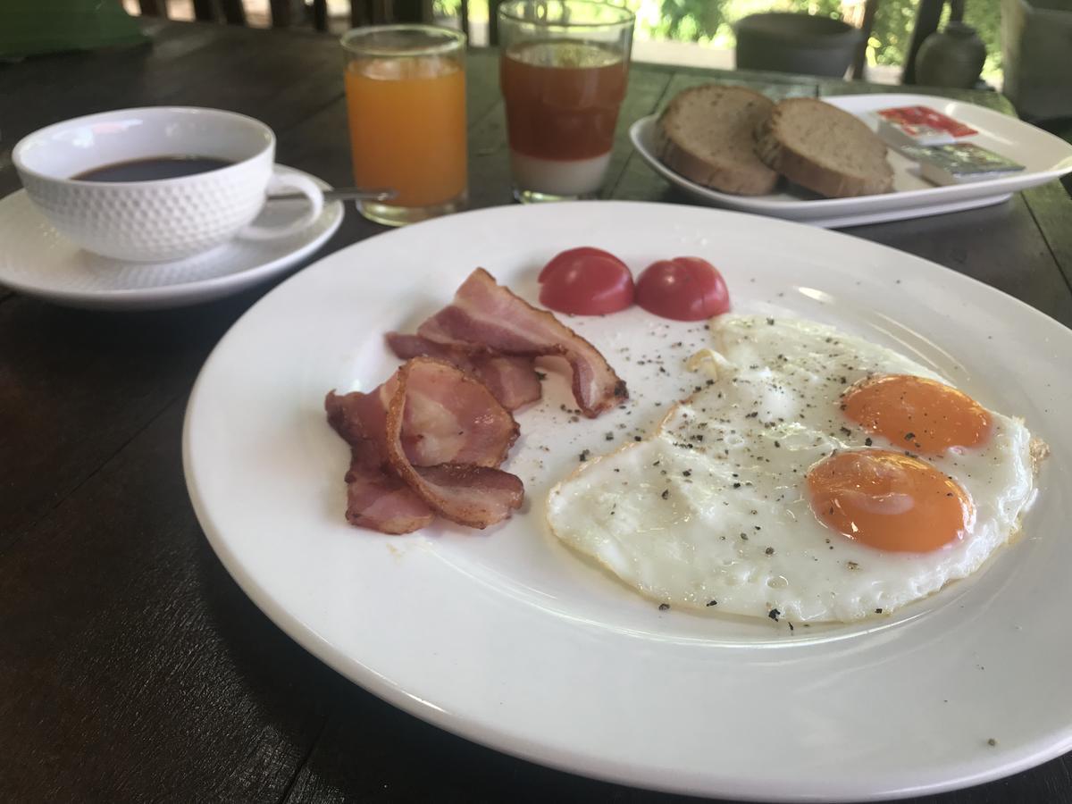 Bed and Breakfast Les Fleurs House Khao Lak Exterior foto